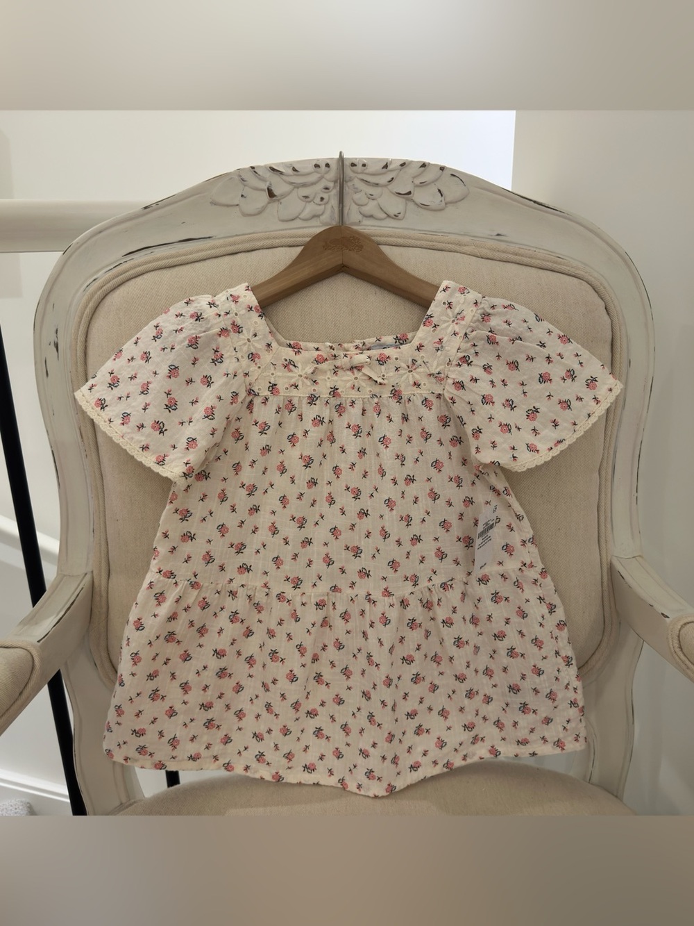 🤍 18~24 Mth Old Navy Cream Boho Ruffle Baby Dress with Pink Floral Print NWT - Picture 2 of 14